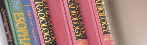 Regal mit Büchern Regal mit Büchern