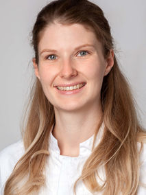 Portrait von Dr. med. dent. Lorena Neef Portrait von Dr. med. dent. Lorena Neef