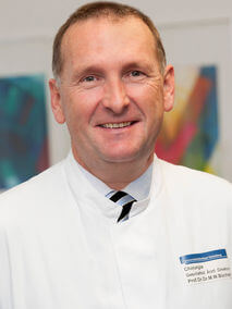 Portrait von Prof. Dr. Dr. h.c. Markus W. Büchler