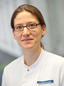 Portrait von Dr. Dr. med. Susanne Roth
