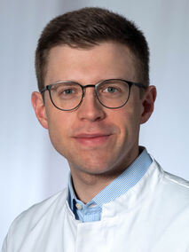 Portrait von Dr. med. Janek Salatzki