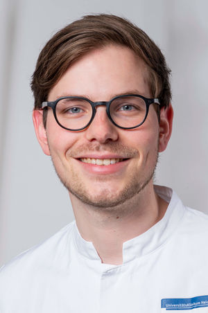 Dr. med. Lukas Schimple Dr. med. Lukas Schimple