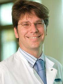 Portrait von Prof. Dr. med. Stefan Schönland Portrait von Prof. Dr. med. Stefan Schönland