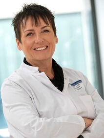 Portrait von Prof. Dr. rer. nat. Ingrid Herr Portrait von Prof. Dr. rer. nat. Ingrid Herr