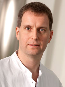 Portrait von Prof. (apl.) Dr. Dr. Markus Ries, M.H.S. (Duke Univ., USA), FCP Portrait von Prof. (apl.) Dr. Dr. Markus Ries, M.H.S. (Duke Univ., USA), FCP