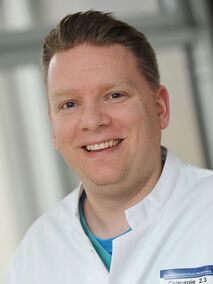 Portrait von Dr. med. Philipp Romero Portrait von Dr. med. Philipp Romero