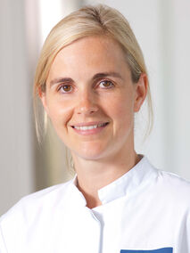 Portrait von Prof. Dr. med. dent. Bernadette Pretzl