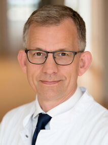 Portrait von Prof. Dr. med. Knut Schäkel