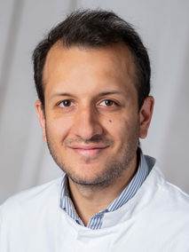 Portrait von Dr. Dimitrios Tsilingiris PhD Portrait von Dr. Dimitrios Tsilingiris PhD