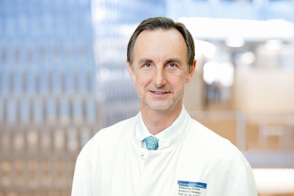 Portrait von Prof. Dr. Dr. Jürgen Debus, Radioonkologie, UKHD