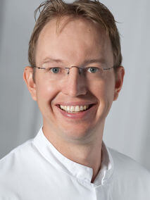 Portrait von Dr. med. Tobias Täger