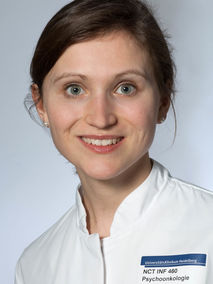 Portrait von Dr. phil. Dipl. Psych. Christina Sauer Portrait von Dr. phil. Dipl. Psych. Christina Sauer