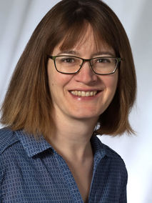 Portrait von Dr. sc. hum. Dipl. Psych. Gwendolyn Mayer Portrait von Dr. sc. hum. Dipl. Psych. Gwendolyn Mayer