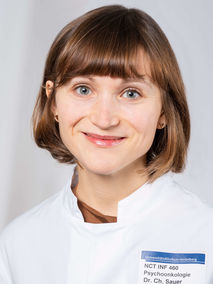 Portrait von Dr. phil. Dipl. Psych. Christina Sauer Portrait von Dr. phil. Dipl. Psych. Christina Sauer