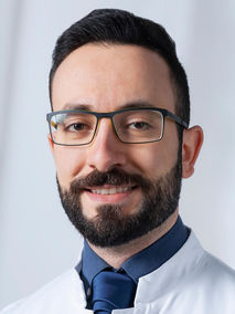 Portrait von Dr. med. univ. Mustafa Kamal Hallak