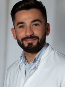 Portrait von Dr. med. univ. Mustafa Yildirim Portrait von Dr. med. univ. Mustafa Yildirim