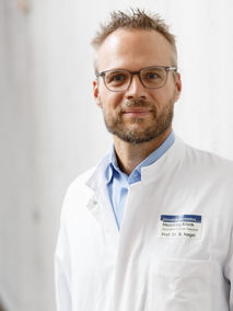 Portrait von Prof. Dr. med. Simon Nagel
