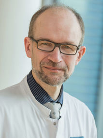 Portrait von Prof. Dr. med. Alexander Enk