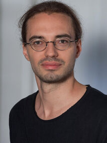 Portrait of Dr. med. Matthias Dewenter