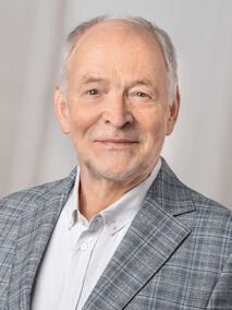 Portrait von Prof. Dr. med. Prof. h.c. (RCH) Hubert J. Bardenheuer